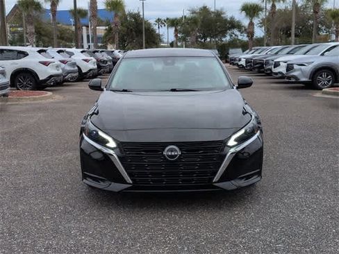 Used 2023 Nissan Altima 2.5 SV image 3