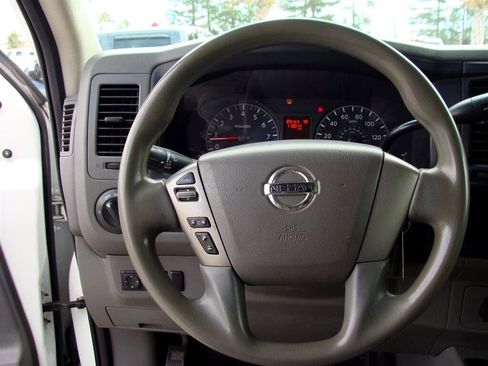 Used 2018 Nissan NV 2500 S image 12