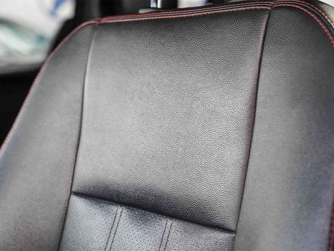 Used 2018 Dodge Grand Caravan GT image 24