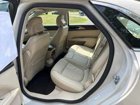 Used 2019 Lincoln MKZ Reserve FWD image 32