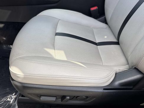 Certified 2024 MAZDA CX-90 Plug-In Hybrid w/ Preferred AWD/4WD image 32