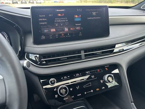 Used 2025 INFINITI QX60 Luxe w/ Black Edition AWD/4WD image 31