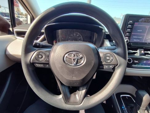 Used 2022 Toyota Corolla L FWD image 17
