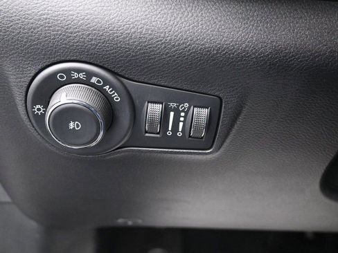 Used 2022 Jeep Compass Latitude w/ Sun and Sound Group image 23