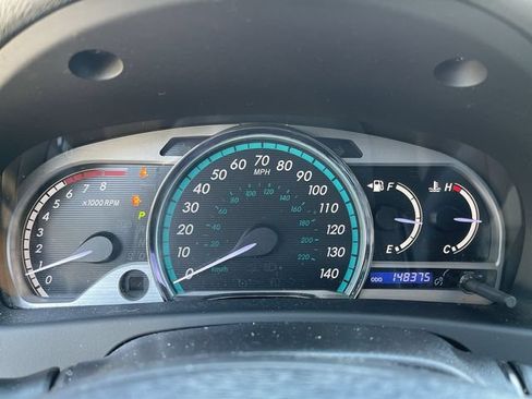 Used 2011 Toyota Venza FWD image 2