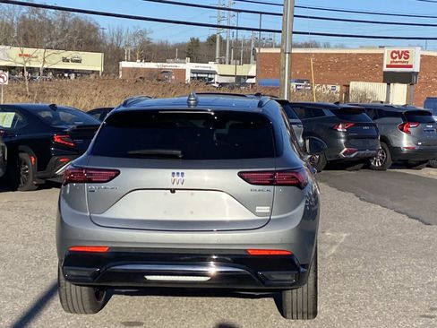 Used 2024 Buick Envision Sport Touring image 4