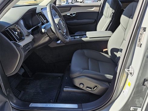 New 2025 Volvo XC90 T8 Plus w/ Protection Package Premier image 2