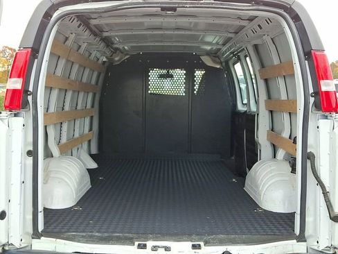 Used 2023 GMC Savana 2500 w/ Driver Convenience Package image 33