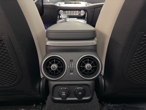 Used 2018 Kia Stinger GT2 AWD/4WD image 11