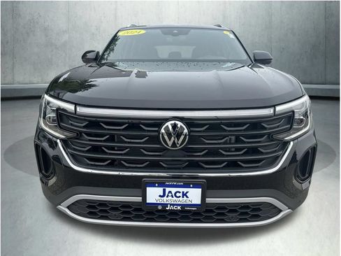 Used 2024 Volkswagen Atlas Cross Sport SE AWD/4WD image 9
