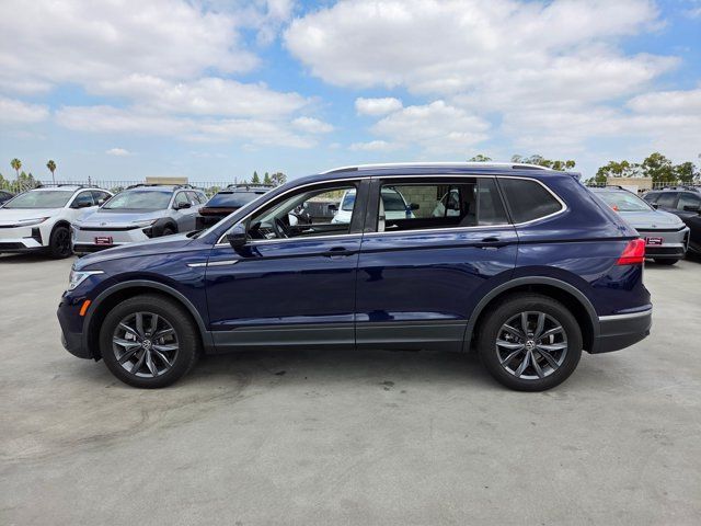 Used 2023 Volkswagen Tiguan SE FWD image 8