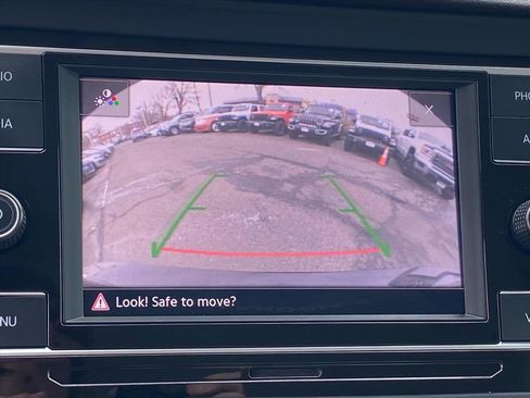 Certified 2024 Volkswagen Jetta SE image 17