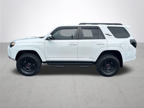 Used 2019 Toyota 4Runner TRD Off-Road Premium AWD/4WD image 10