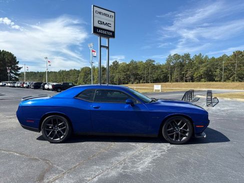 Used 2021 Dodge Challenger R/T w/ Blacktop Package image 2