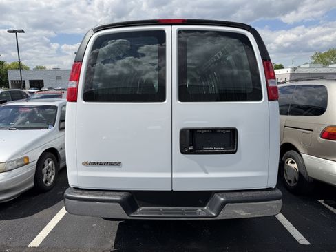 New 2026 Chevrolet Express 3500 Extended RWD image 6