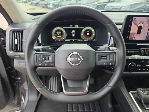 Certified 2026 Nissan Pathfinder SL FWD image 30