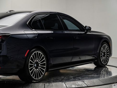 Used 2025 BMW i7 xDrive60 AWD/4WD image 20