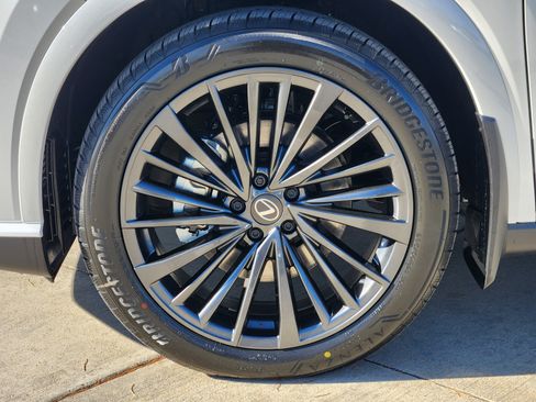 New 2026 Lexus RX 450h AWD image 9