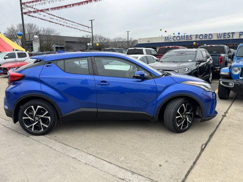Used 2022 Toyota C-HR Limited image 4