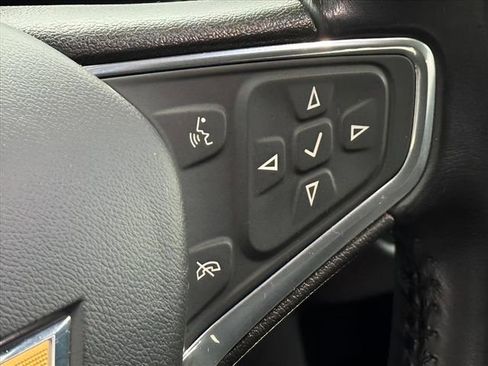 Used 2022 Chevrolet Equinox LT w/ Driver Convenience Package image 13