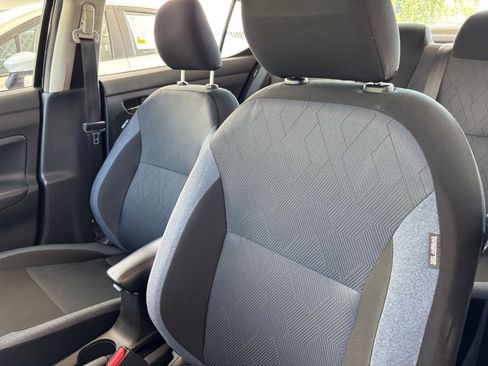 Used 2025 Nissan Versa SV FWD image 36
