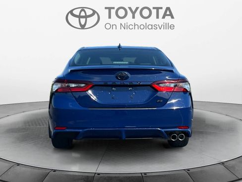 Used 2024 Toyota Camry SE w/ Convenience Package FWD image 5