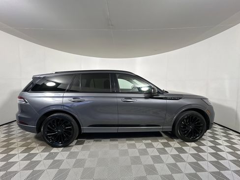 Used 2025 Lincoln Aviator Reserve w/ Equipment Group 201A image 8