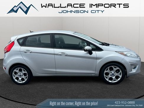 Used 2012 Ford Fiesta SES FWD image 6