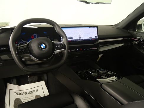 Certified 2025 BMW 530i image 20