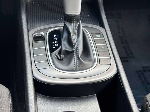 Used 2025 Hyundai Kona SEL FWD image 24
