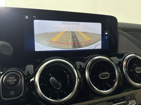 Used 2025 Mercedes-Benz GLA 250 4MATIC image 8