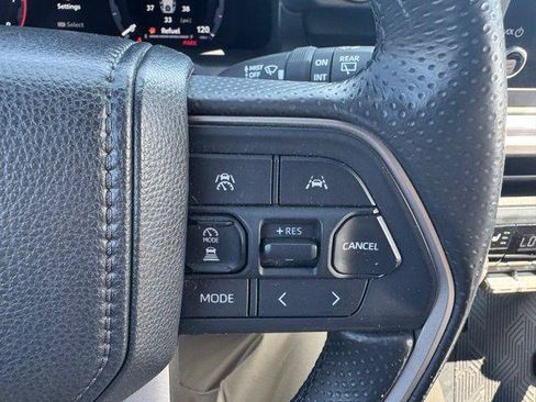 Certified 2025 Toyota 4Runner TRD Off-Road AWD/4WD image 19