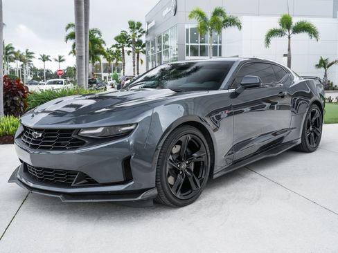 Used 2023 Chevrolet Camaro LT w/ Technology Package RWD image 6