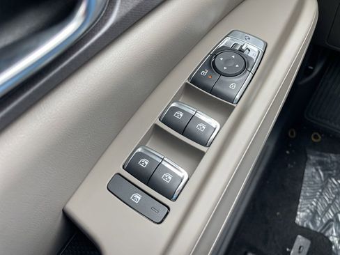 New 2026 Kia Carnival EX FWD image 25