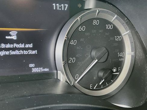 Used 2023 Toyota Highlander XSE AWD/4WD image 12