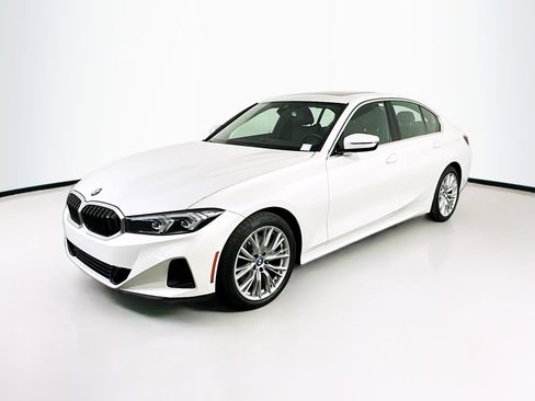 Used 2024 BMW 330i Sedan image 3