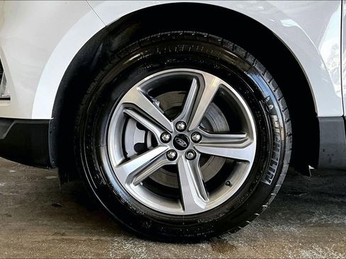 Certified 2023 Ford Edge SEL w/ Convenience Package AWD/4WD image 9