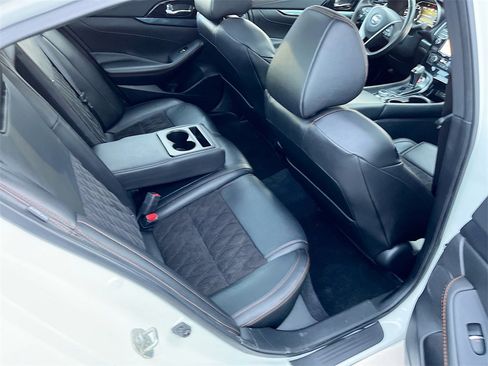 Used 2022 Nissan Maxima SR w/ Sport Mat Group image 28