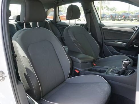 Used 2025 Volkswagen Jetta Sport FWD image 2