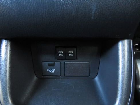 Used 2019 Toyota Highlander XLE image 22