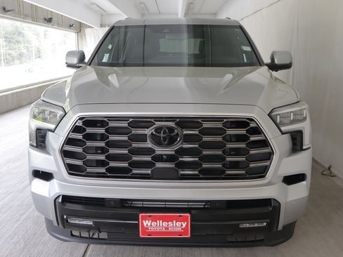 Used 2026 Toyota Sequoia Platinum AWD/4WD image 4