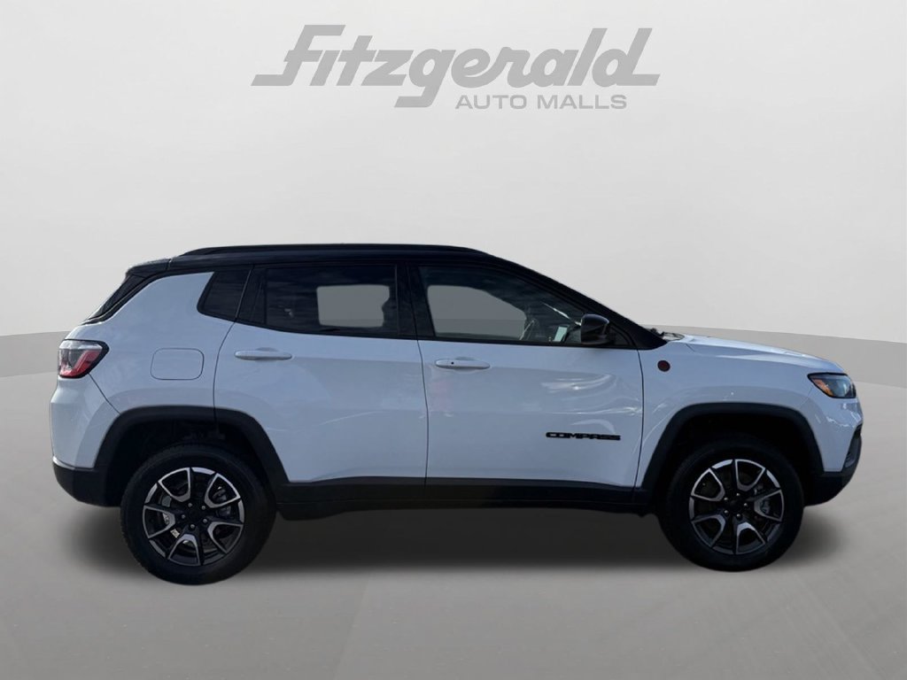 Used 2024 Jeep Compass Trailhawk AWD/4WD image 7
