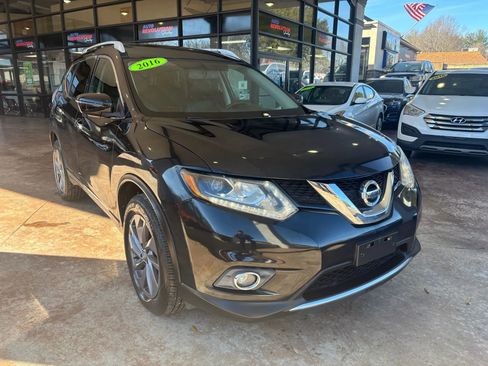 Used 2016 Nissan Rogue SL w/ SL Premium Package image 1