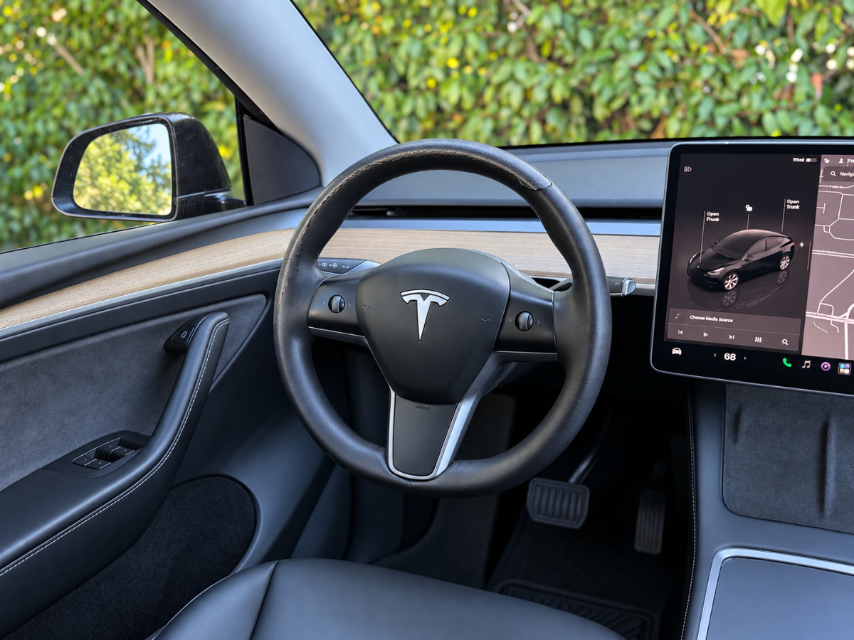 Used 2023 Tesla Model Y Long Range AWD/4WD image 19