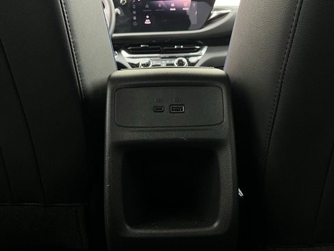 Used 2025 Buick Envista Sport Touring image 12