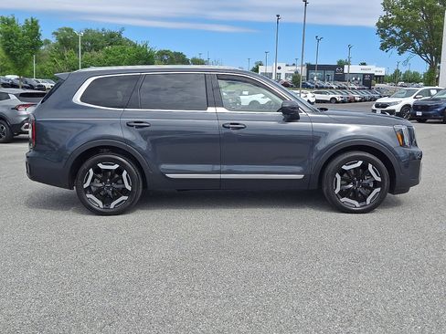 Certified 2023 Kia Telluride EX w/ EX Captain's Chair Package AWD/4WD image 7
