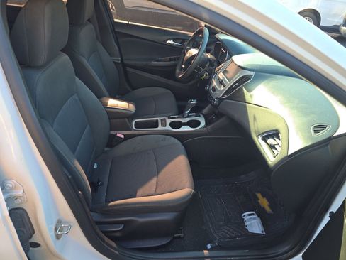 Used 2017 Chevrolet Cruze LS image 10