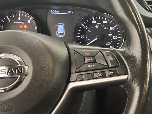 Used 2017 Nissan Rogue SV w/ Sun & Sound Touring Package AWD/4WD image 13