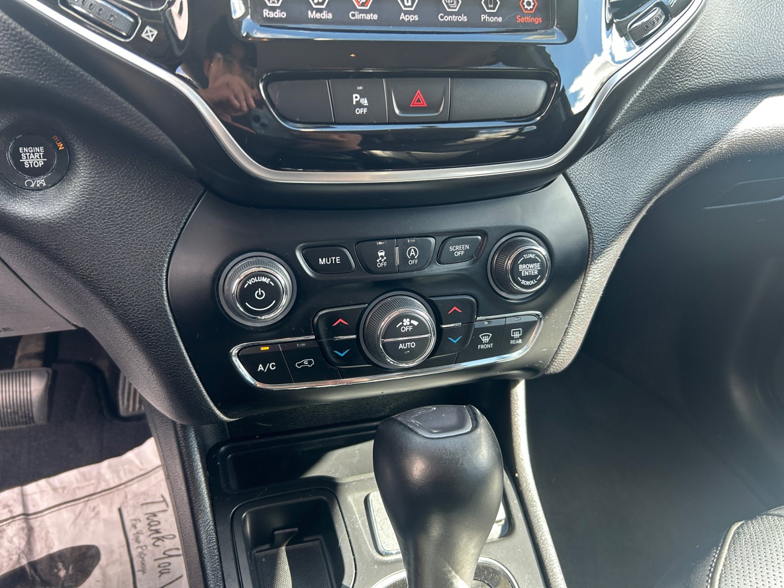 Used 2020 Jeep Cherokee Limited FWD image 12