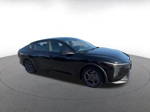 Used 2025 Kia K4 FWD image 2